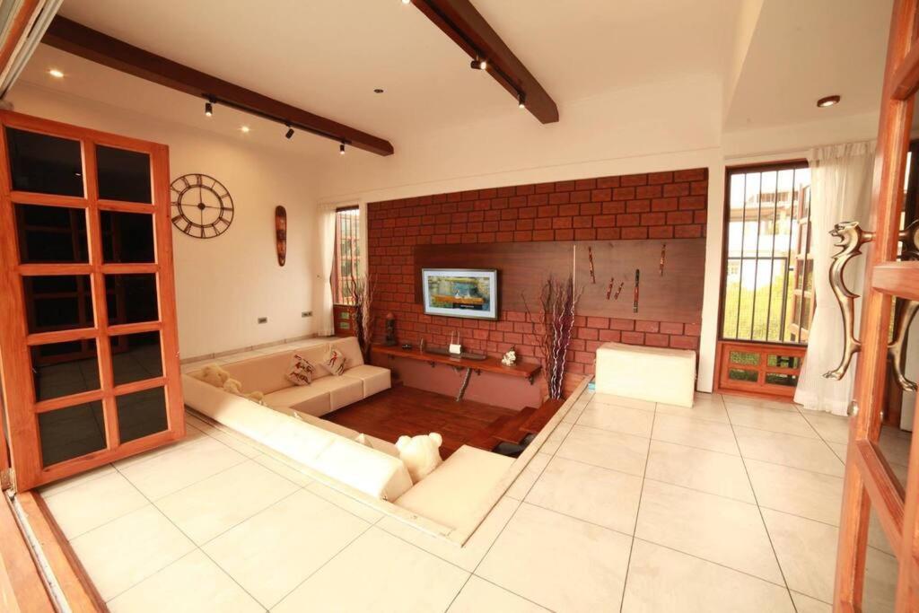 Varaa Villa Mysuru Zewnętrze zdjęcie
